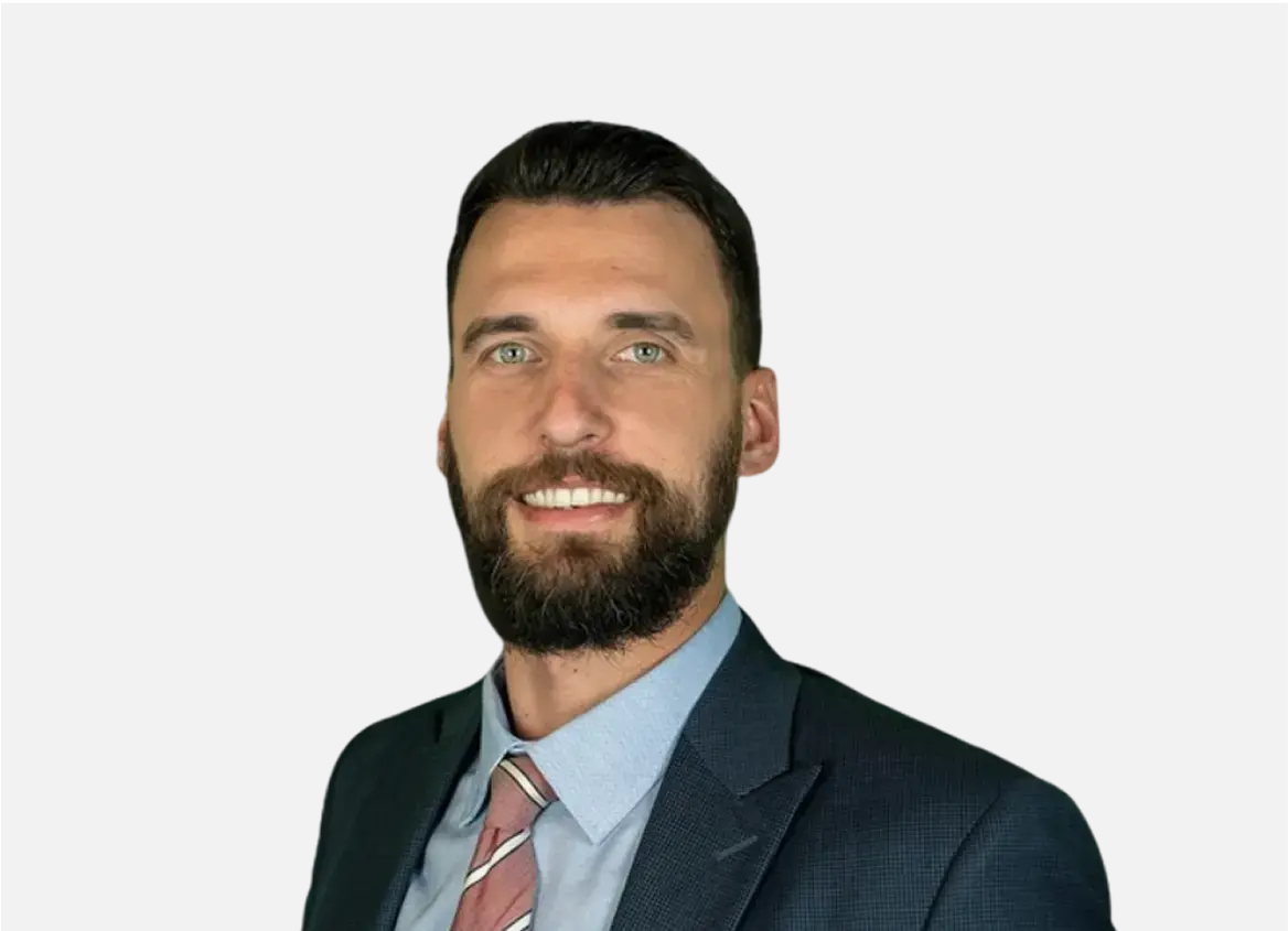 Matthew Tomasic - Chef de la conformité